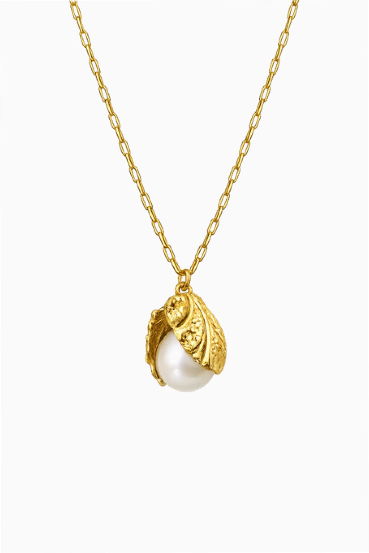 Miss Ellie Pearly Clam Shell Necklace