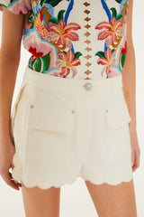 White Scalloped Front Pockets Canvas Shorts
